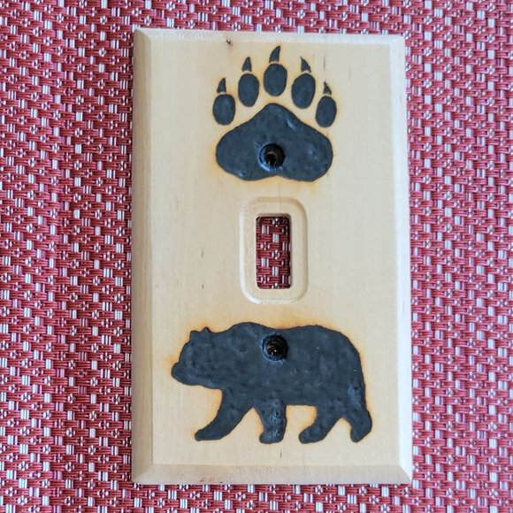 SunFunArt Black Bear & claw rustic unique wood burning light switch plate. NEW! - Picture 1 of 4